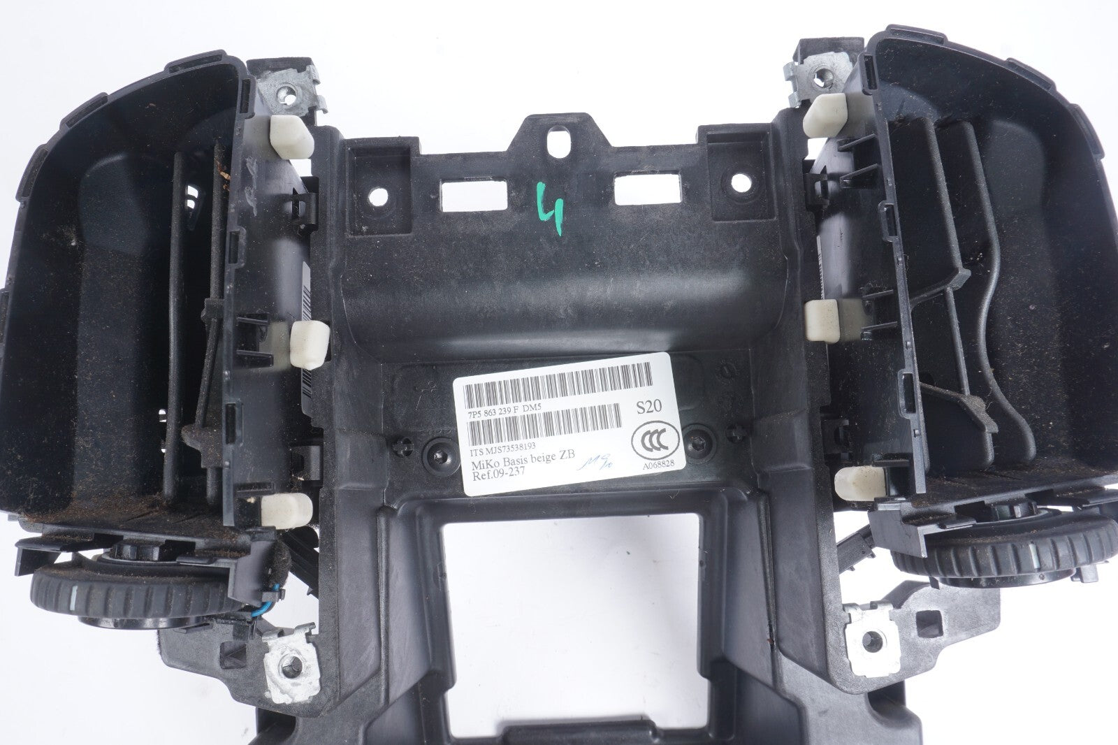 11-18 Porsche Cayenne 958 Rear Center Console Mount Bracket 7P5863239F OEM