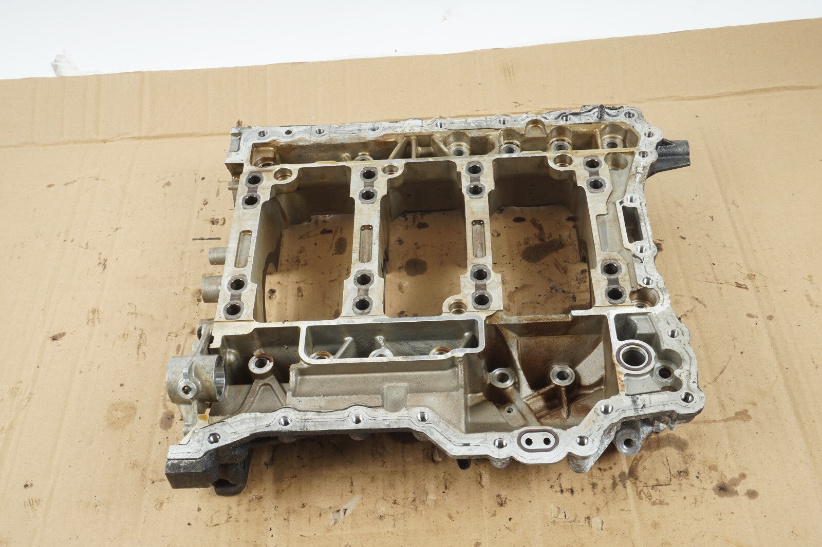 2012 - 2015 AUDI A7 3.0L ENGINE CRANKSHAFT MOUNT LOWER BLOCK 06E103032AP  OEM