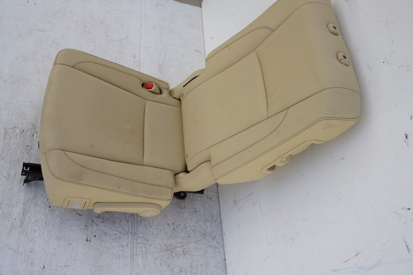14-16 Toyota Highlander  Seat, 2nd Second Row Bench Seat, Rear Left BEIGE