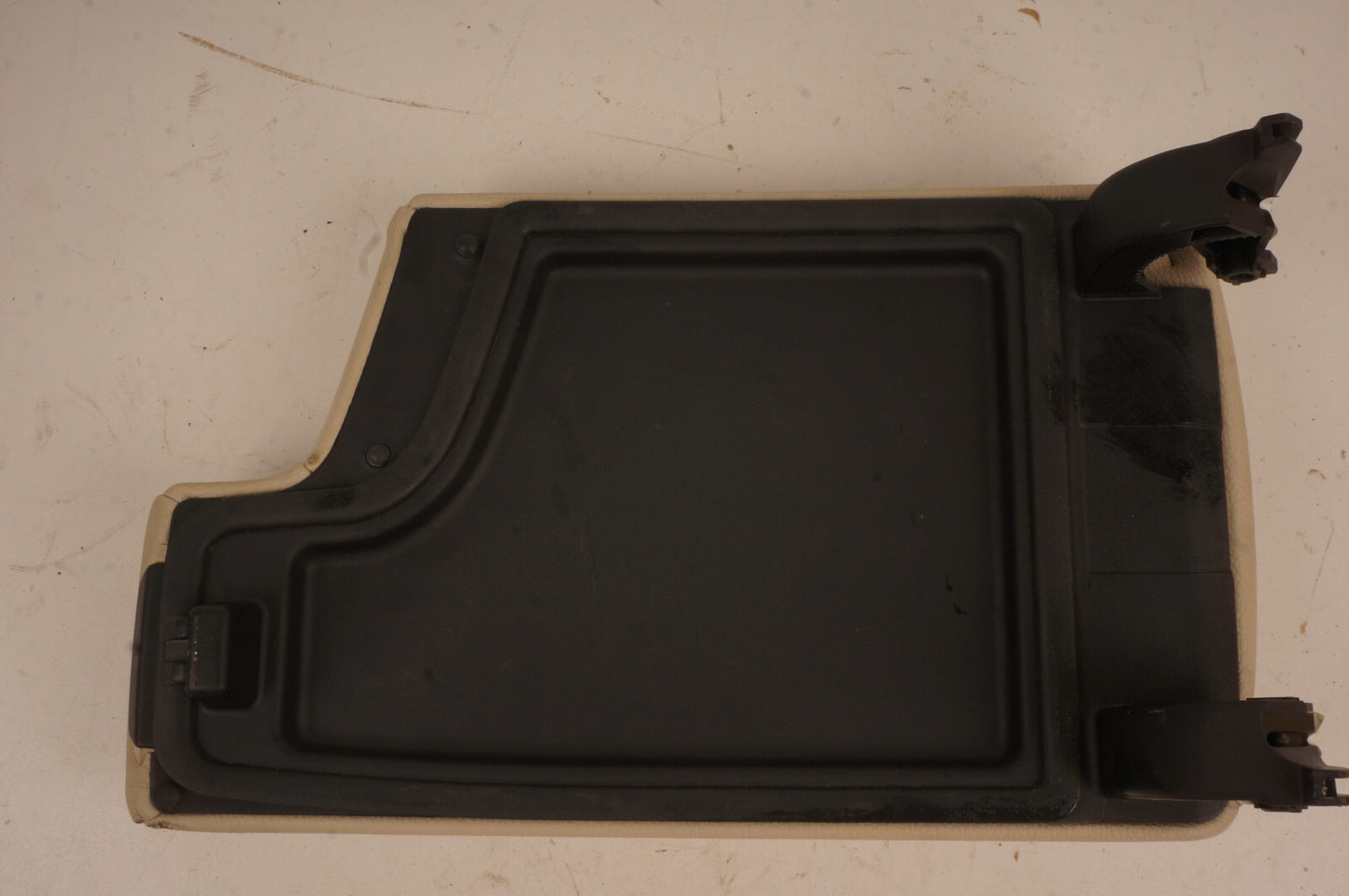 2007 - 2013 BMW 328i E93 E90 E92 CENTER CONSOLE ARMREST ARM REST LID OEM