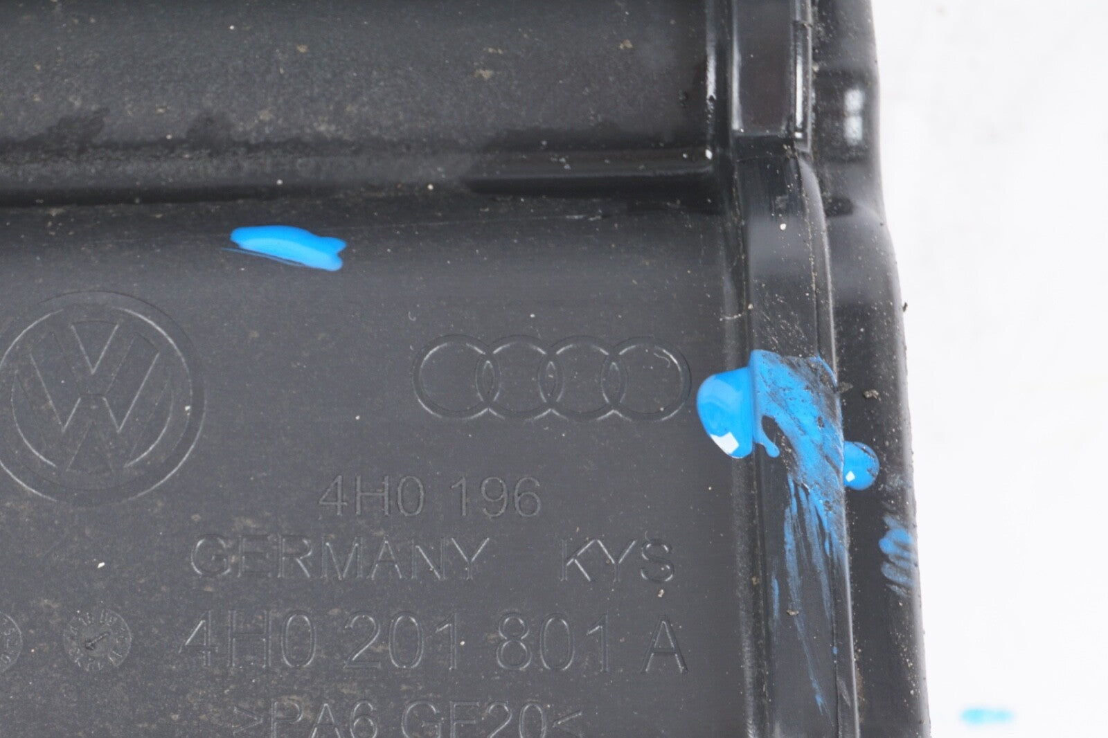2011-2018 AUDI A8 QUATTRO - Charcoal / FUEL Vapor Canister 4H0201801A