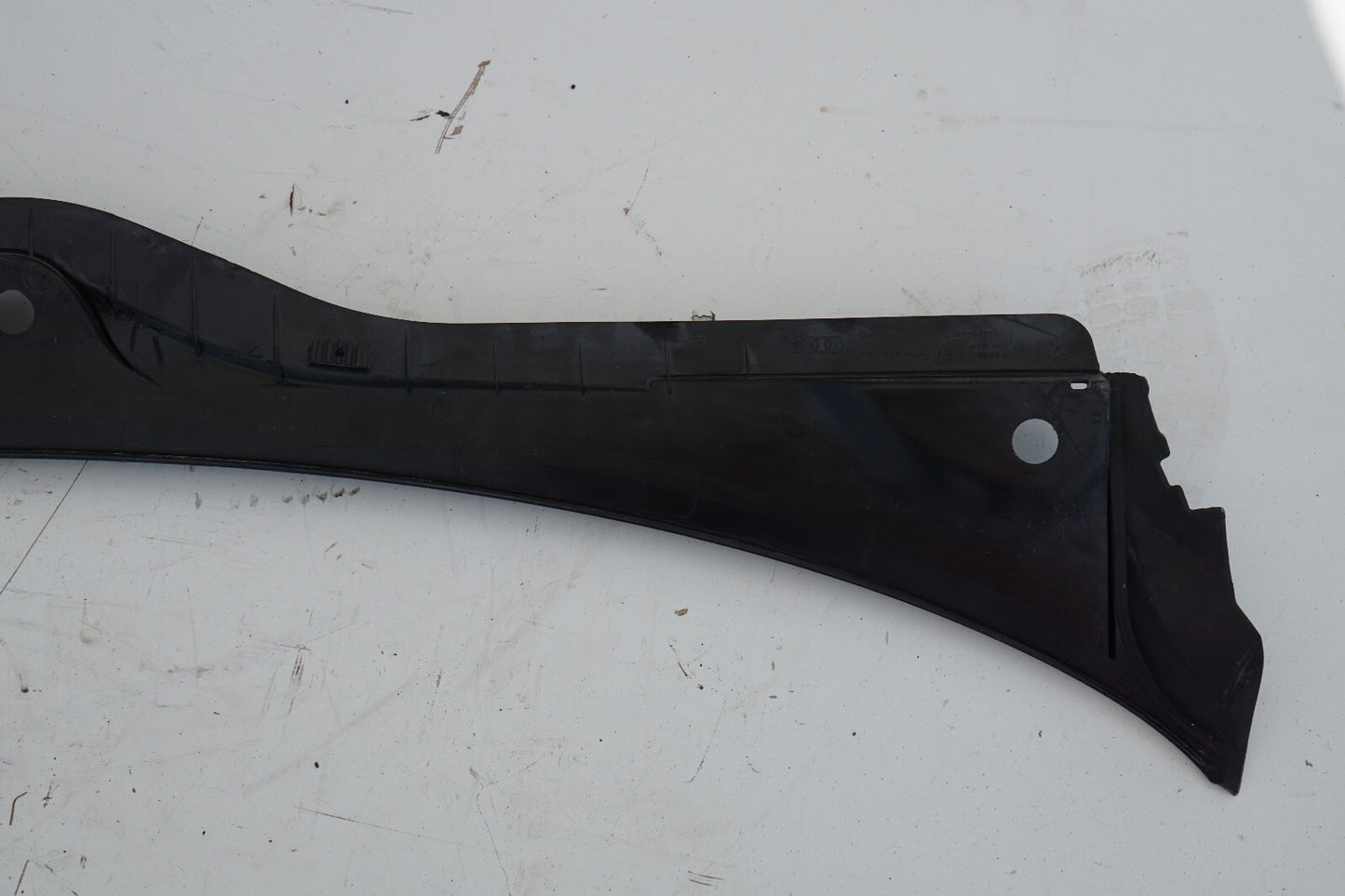 2012 - 2014 AUDI A7 FRONT WINDSHIELD COWL COVER TRIM 4G8819403 OEM