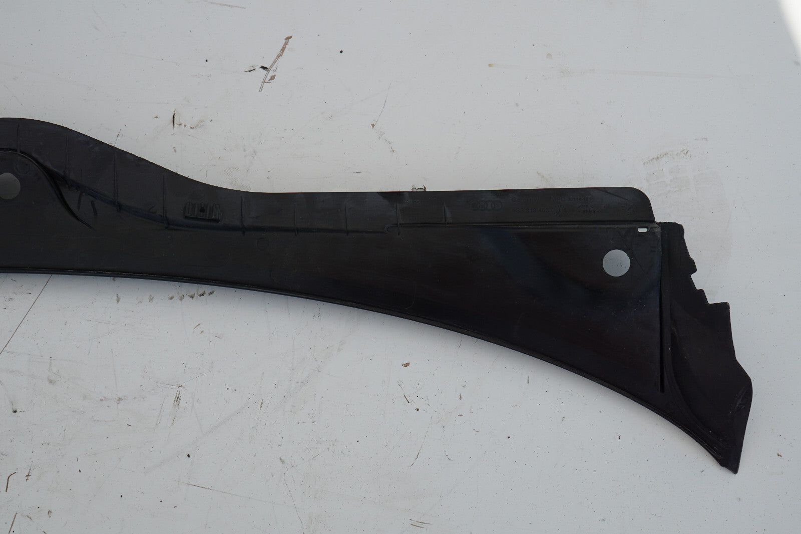 2012 - 2014 AUDI A7 FRONT WINDSHIELD COWL COVER TRIM 4G8819403 OEM