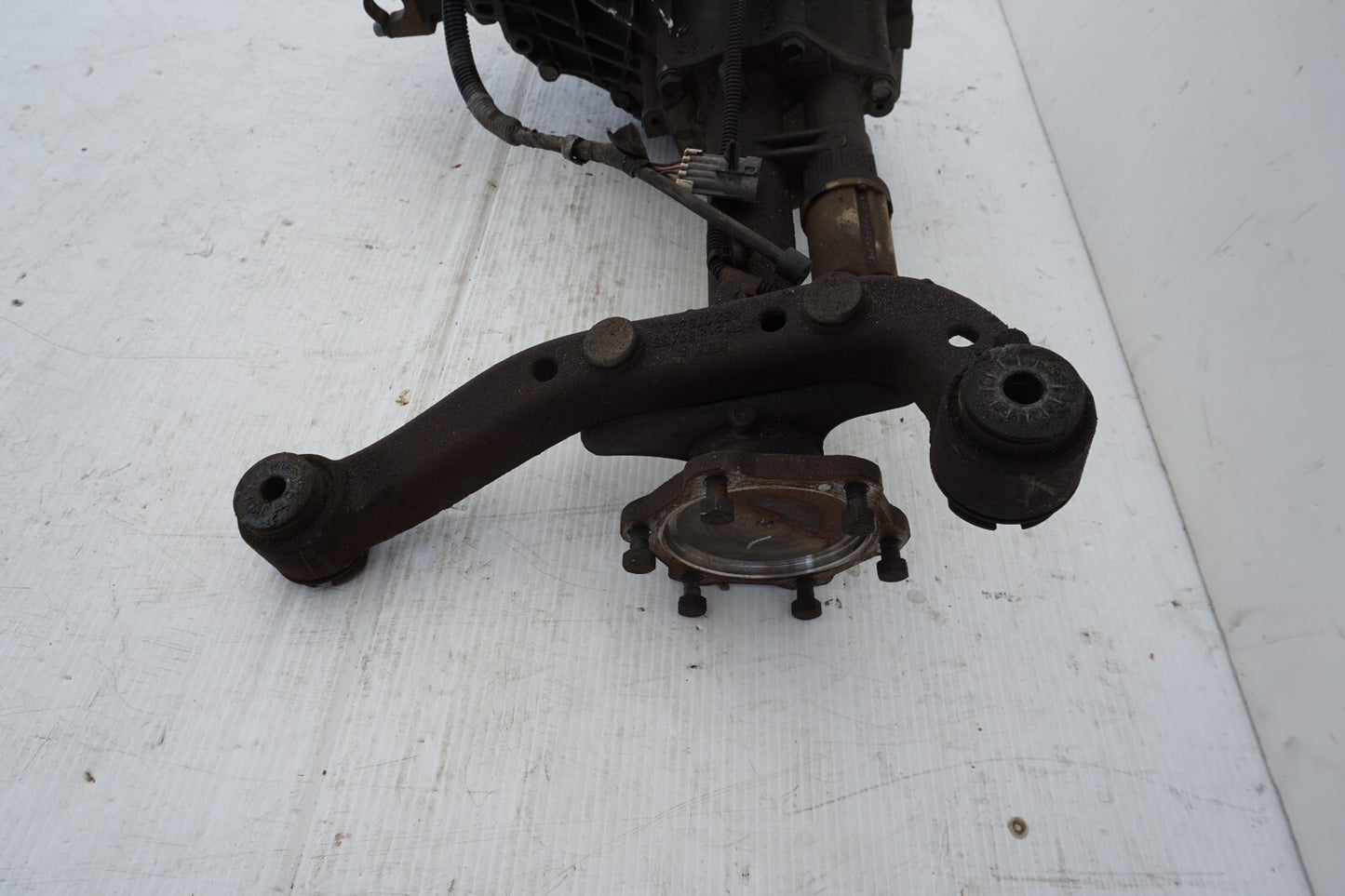 2008-2013 Chevy Silverado 1500 Front Axle Differential Carrier Assembly OEM