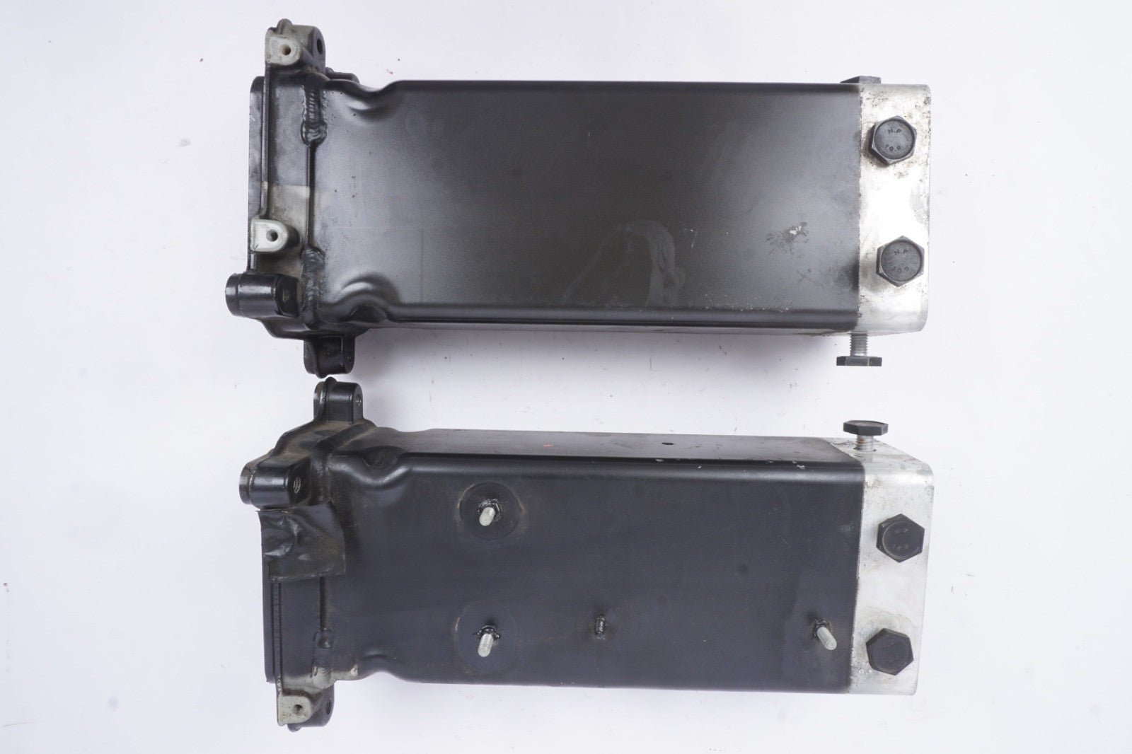 2011 - 2018 AUDI A8 FRONT LEFT & RIGHT BUMPER REINFORCEMENT BRACKET SET 2