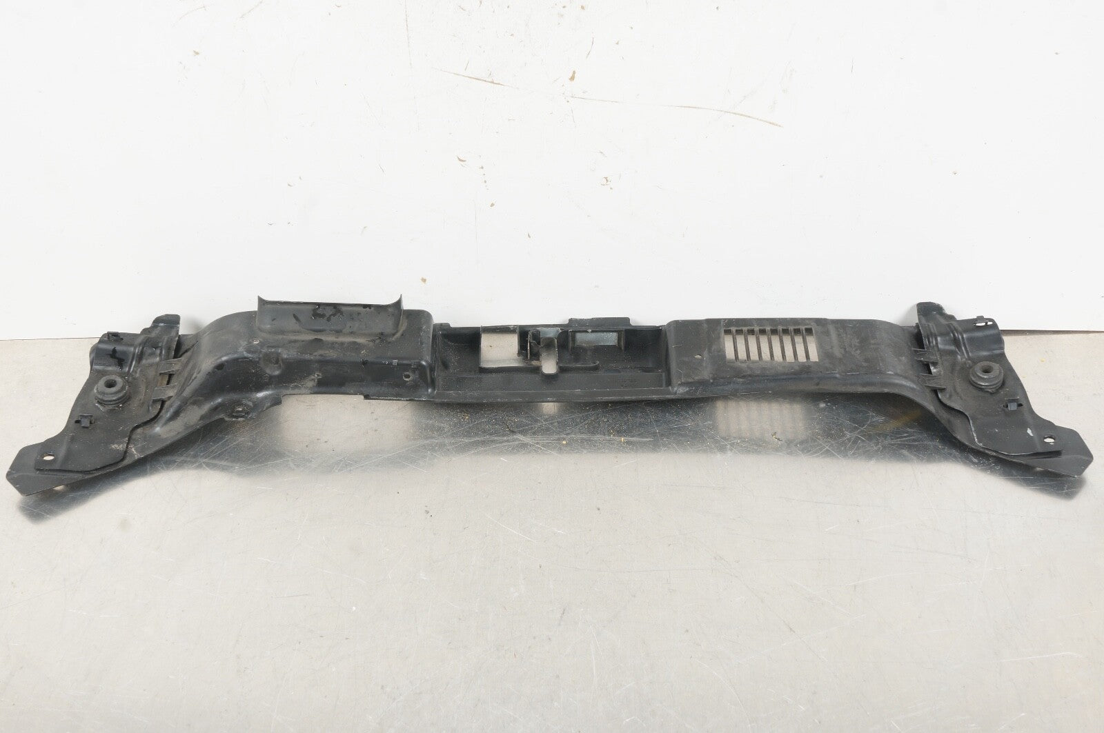 06-13 VOLVO C70 FRONT LOWER RADIATOR CORE SUPPORT BRACKET PLATE, OEM