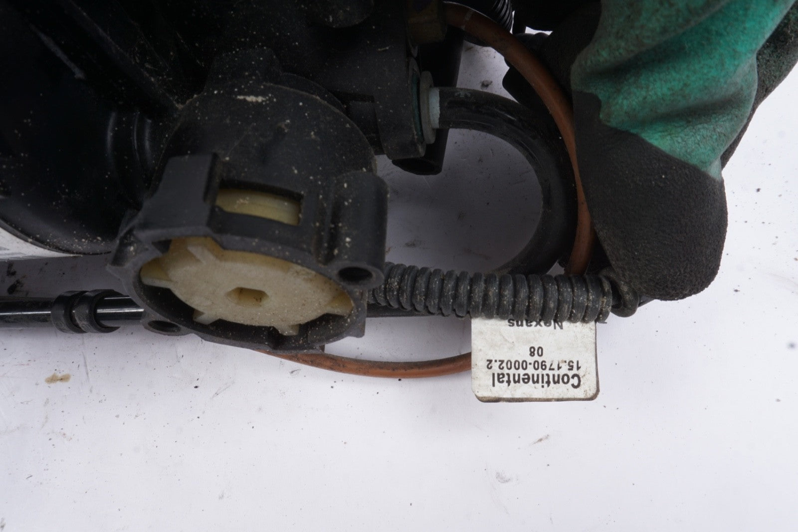 2004 - 2010 Audi A8 D3 Air Suspension Compressor Pump 4E0616007 D