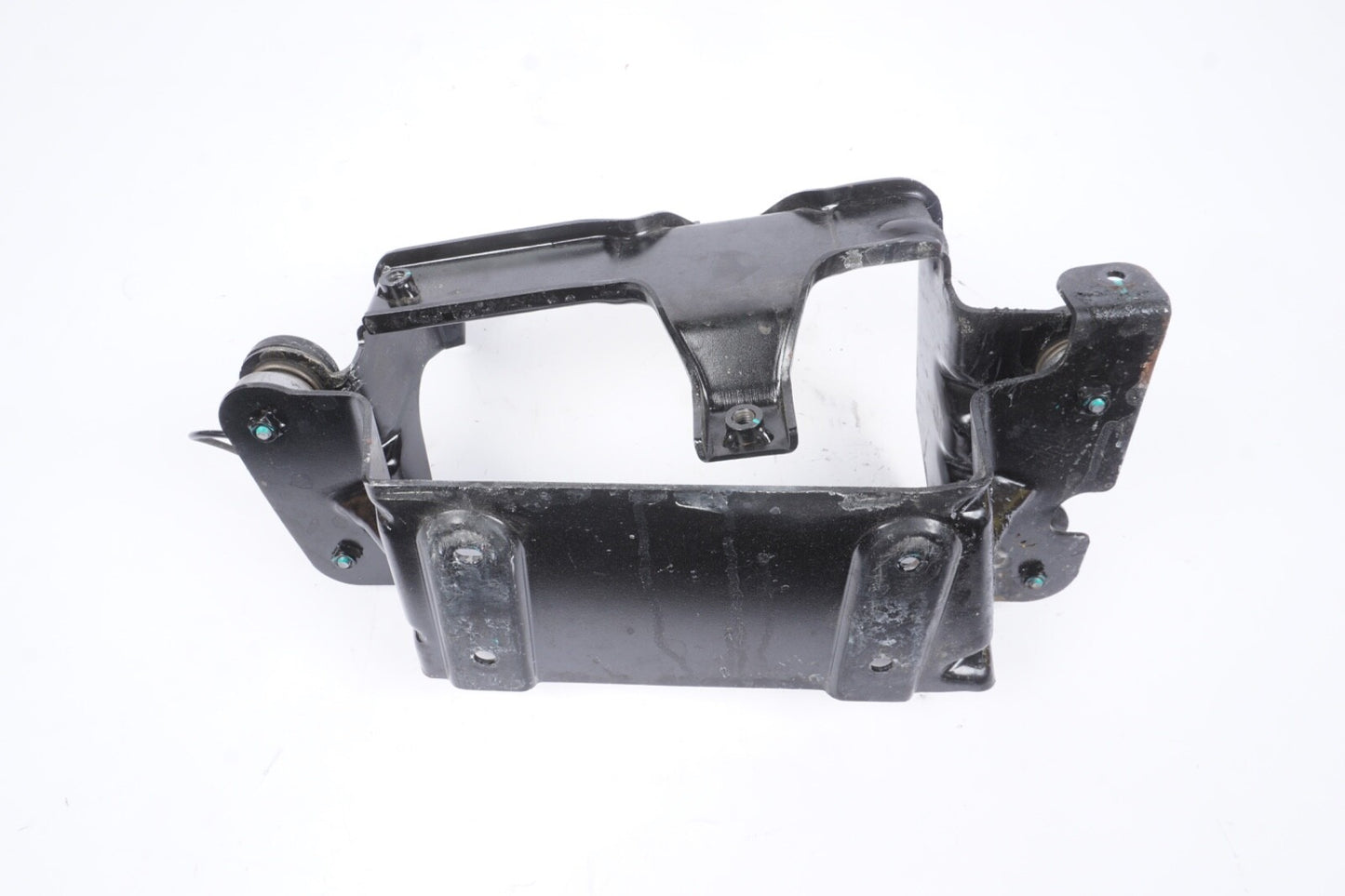 2021 2022 2023 2024 POLESTAR 2 A/C AIR COMPRESSOR BRACKET 32275530 OEM