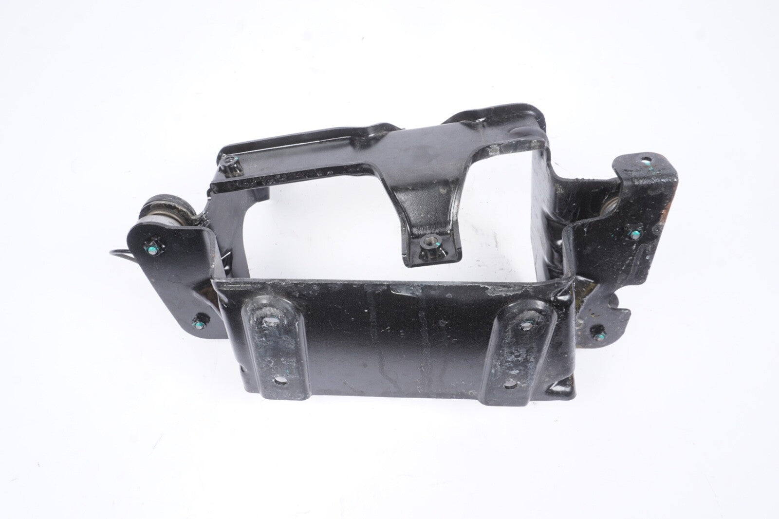 2021 2022 2023 2024 POLESTAR 2 A/C AIR COMPRESSOR BRACKET 32275530 OEM