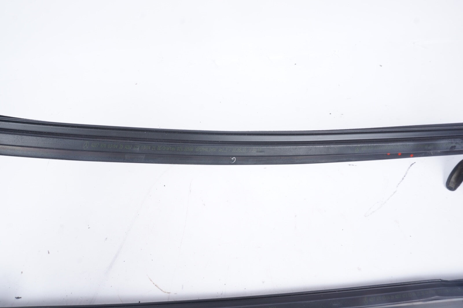 2011-2014 MERCEDES E350 CONVERTIBLE REAR QUARTER RUBBER SEAT LEFT & RIGHT