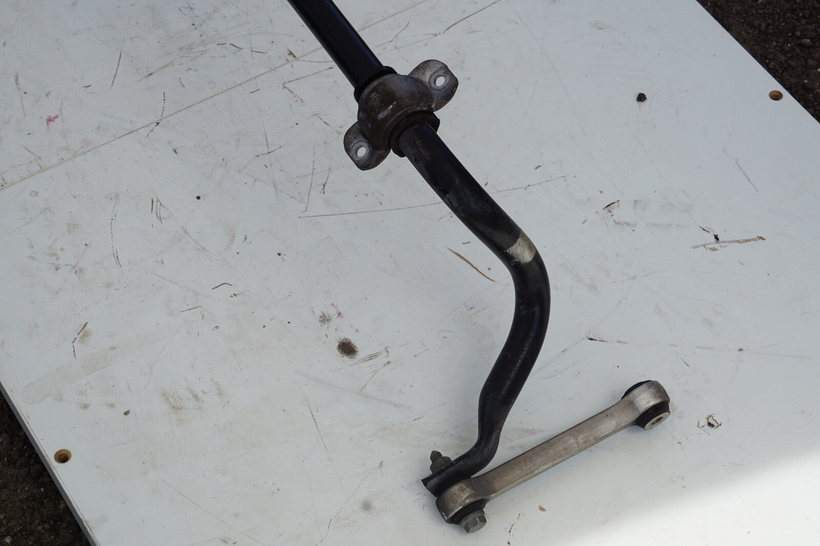 2011-2017 AUDI A8L A8 QUATTRO FRONT STABILIZER SWAY BAR 4H0411309 OEM