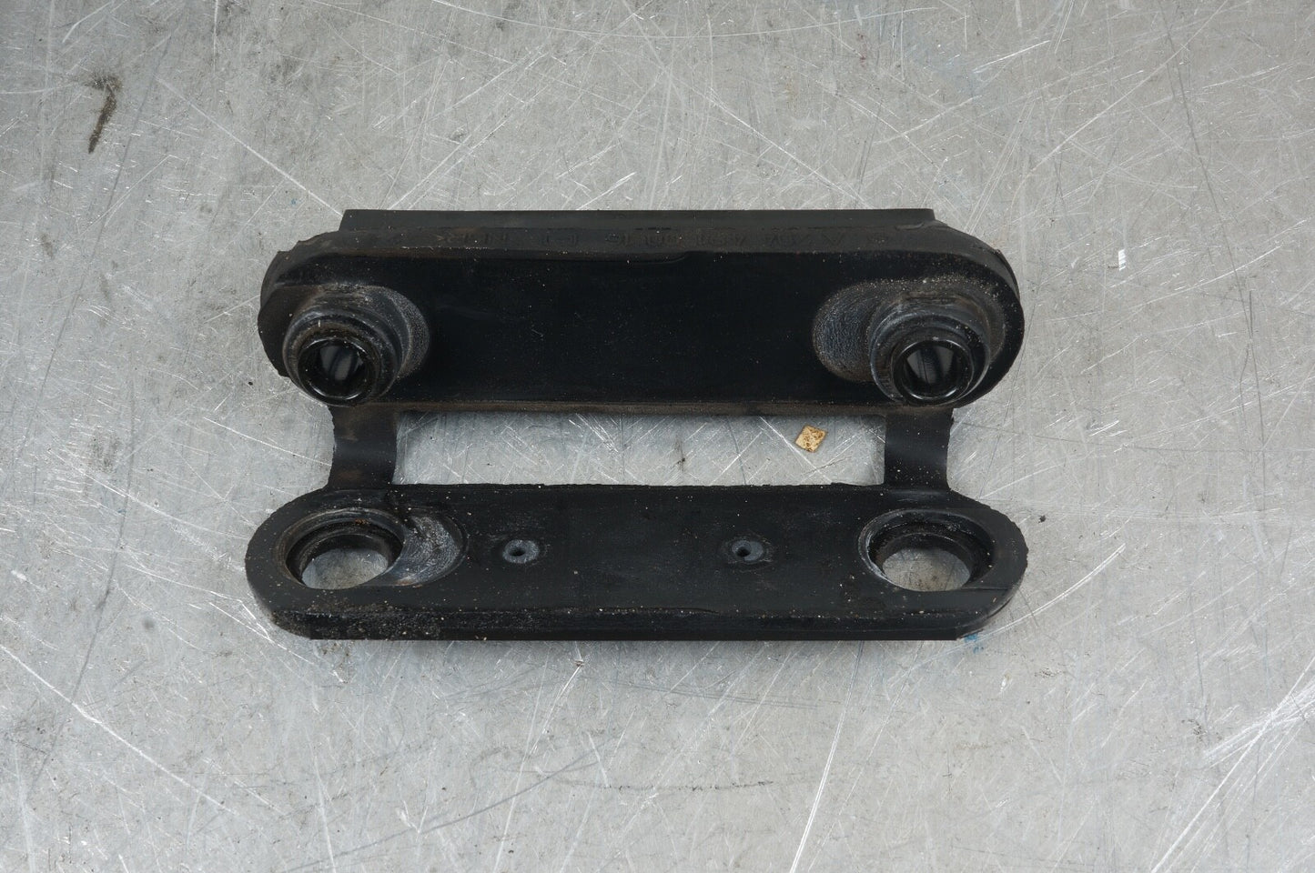 MERCEDES-BENZ E C CLASS LEFT RIGHT INNER CATALYTIC CONVERTER BRACKET