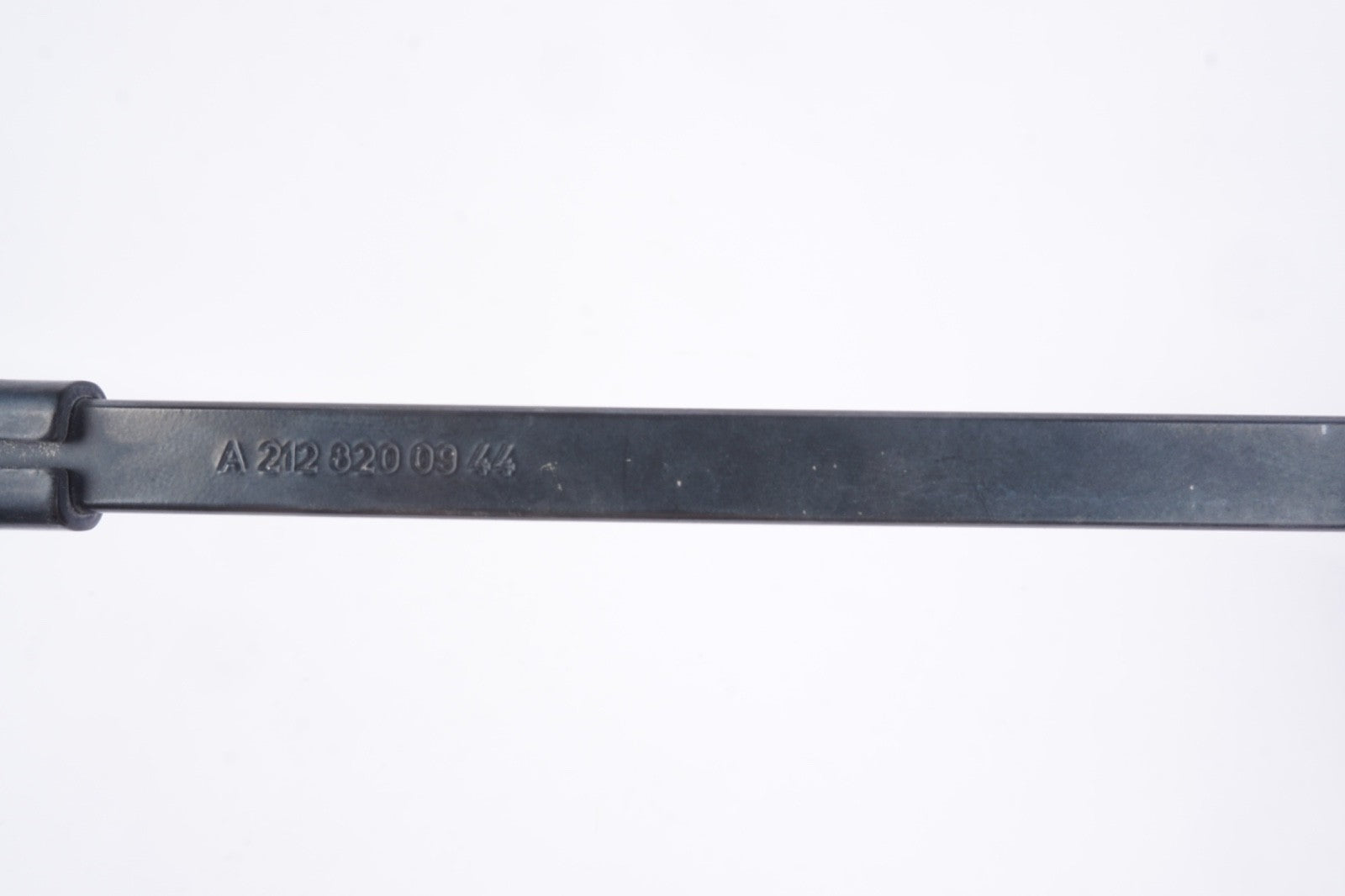 2010 2011 2012 2013 MERCEDES E350 E550 W212 SEDAN FRONT WINDSHIELD WIPER ARMS