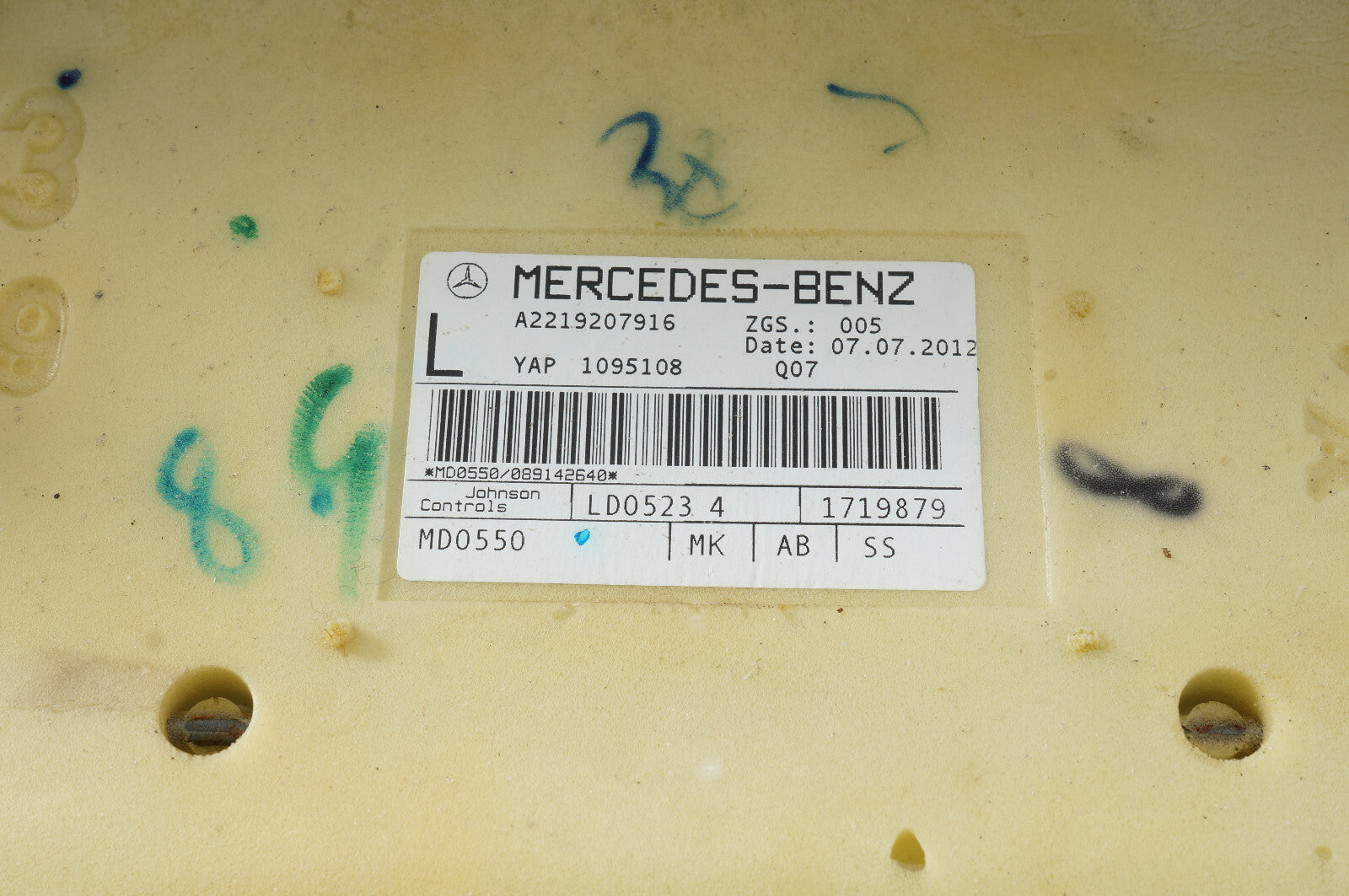 2010-2013 MERCEDES S550 W221 REAR LEFT SEAT UPPER BACKREST CUSHION OEM