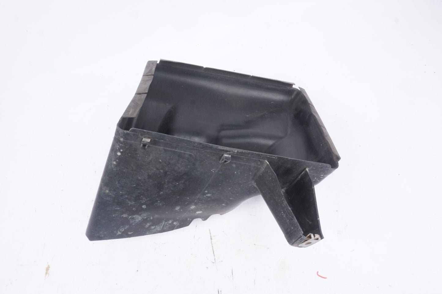12-15 BMW F06 F12 F13 640I 650I RIGHT PASSENGER SIDE RADIATOR COOLER AIR DUCT