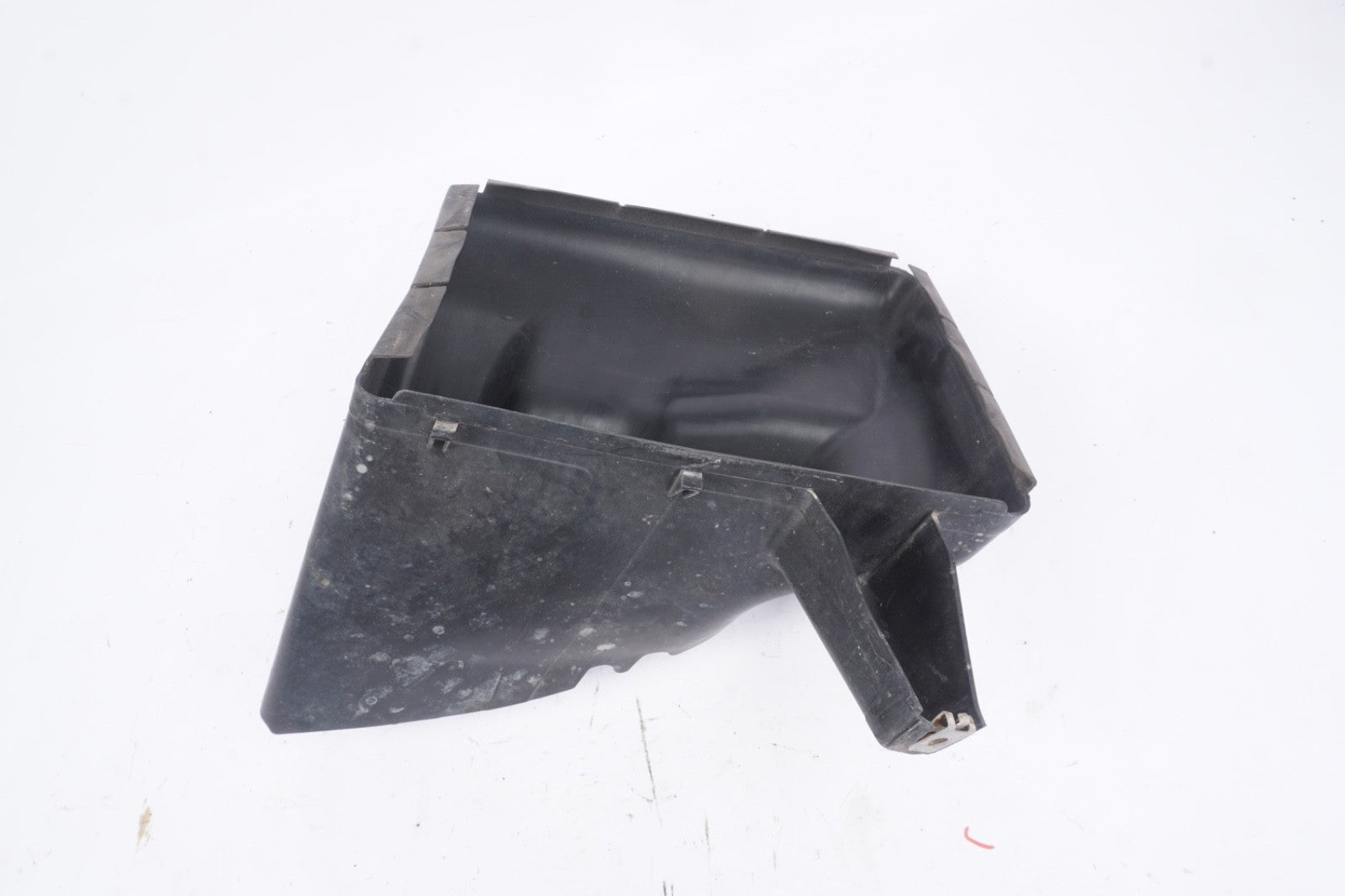 12-15 BMW F06 F12 F13 640I 650I RIGHT PASSENGER SIDE RADIATOR COOLER AIR DUCT