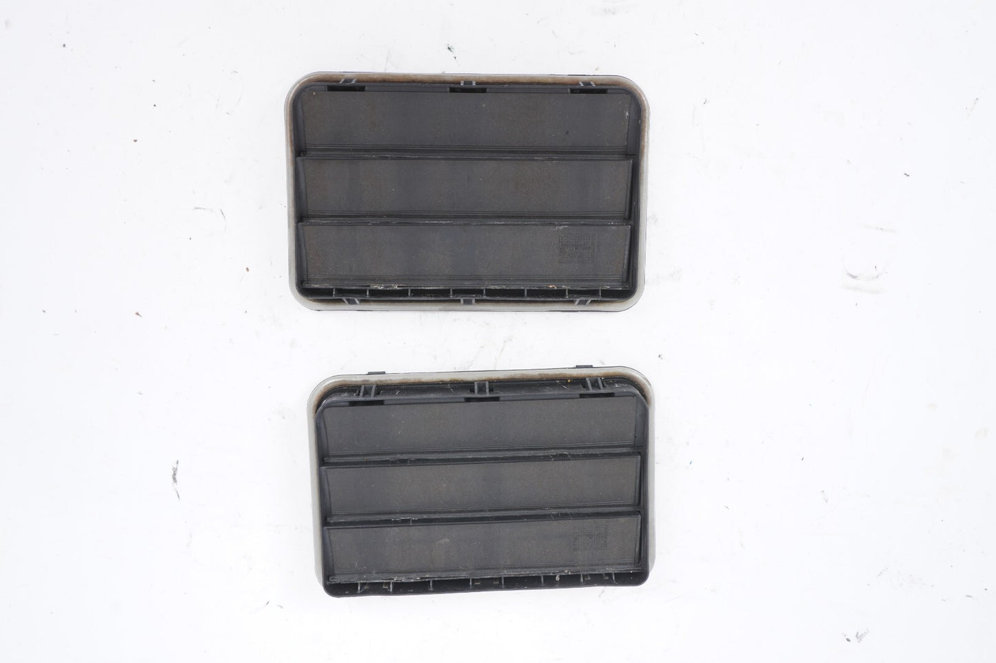 13-18 BMW 650i 640i Trunk Breather Vent Set 64226962293 OEM