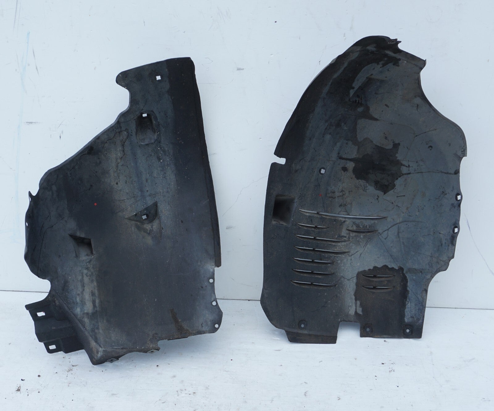 03-06 Mercedes SL500 Front Inner Fender Liner Splash Guard Left Driver OEM