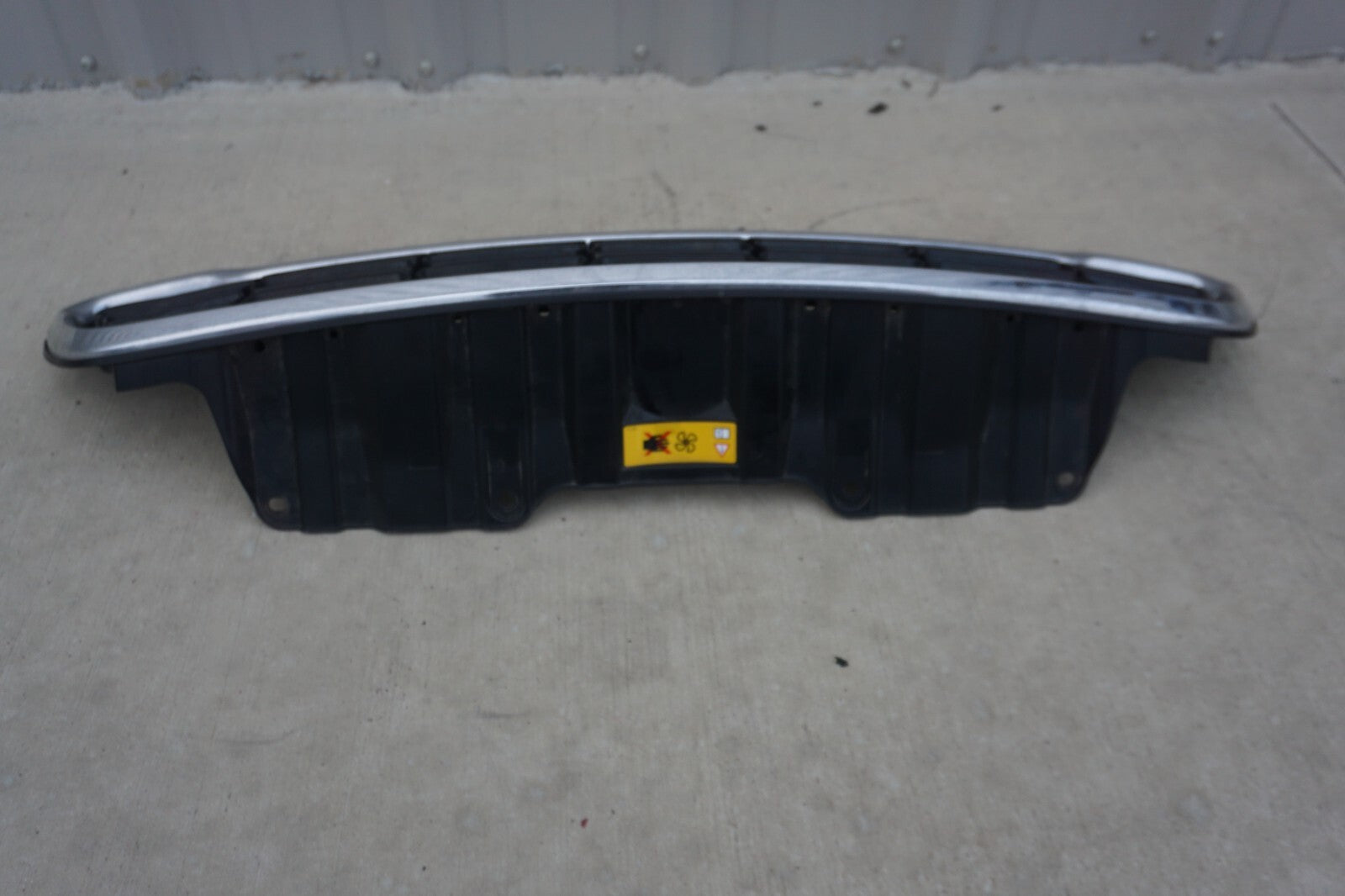 2011 - 2016 Mini Cooper Countryman S Front Radiator Upper Grille 9807476 OEM