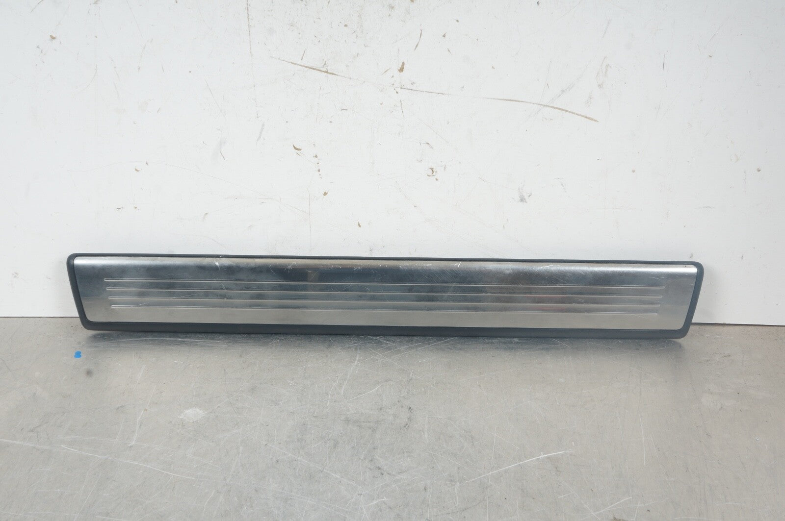 13-20 Mercedes SL400 SL450 SL550 Front RH or LH Door Inner Scuff Plate Black