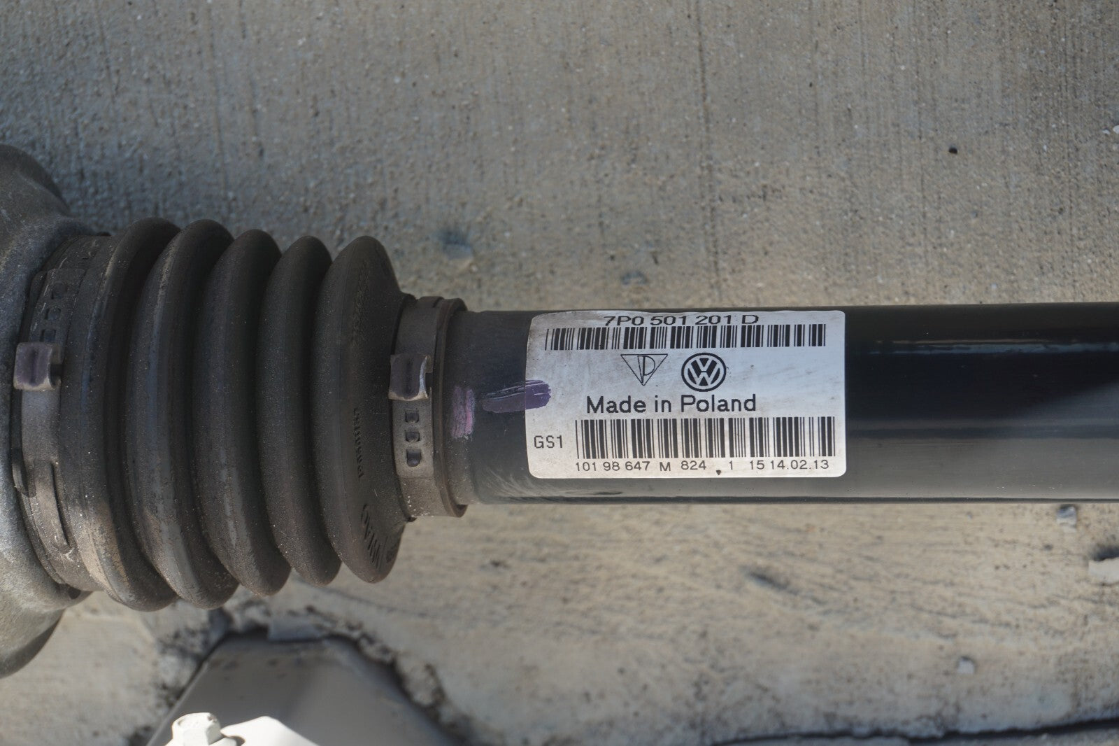 11-18 Porsche Cayenne 958 4.8l Rear Axle Shaft Passenger Side Right  OEM