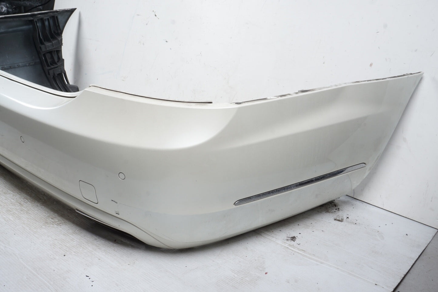 10-13 Mercedes W221 S550 S400 Base Rear Bumper Cover Assembly OEM