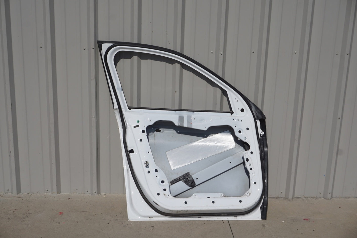 2017 - 2024 ALFA ROMEO STELVIO FRONT LEFT EXTERIOR DOOR SHELL WHITE OEM