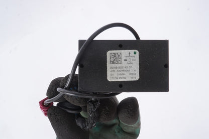 2015 - 2020 MERCEDES GLA250 X156 RADIO ANTENNA CONTROL MODULE OEM