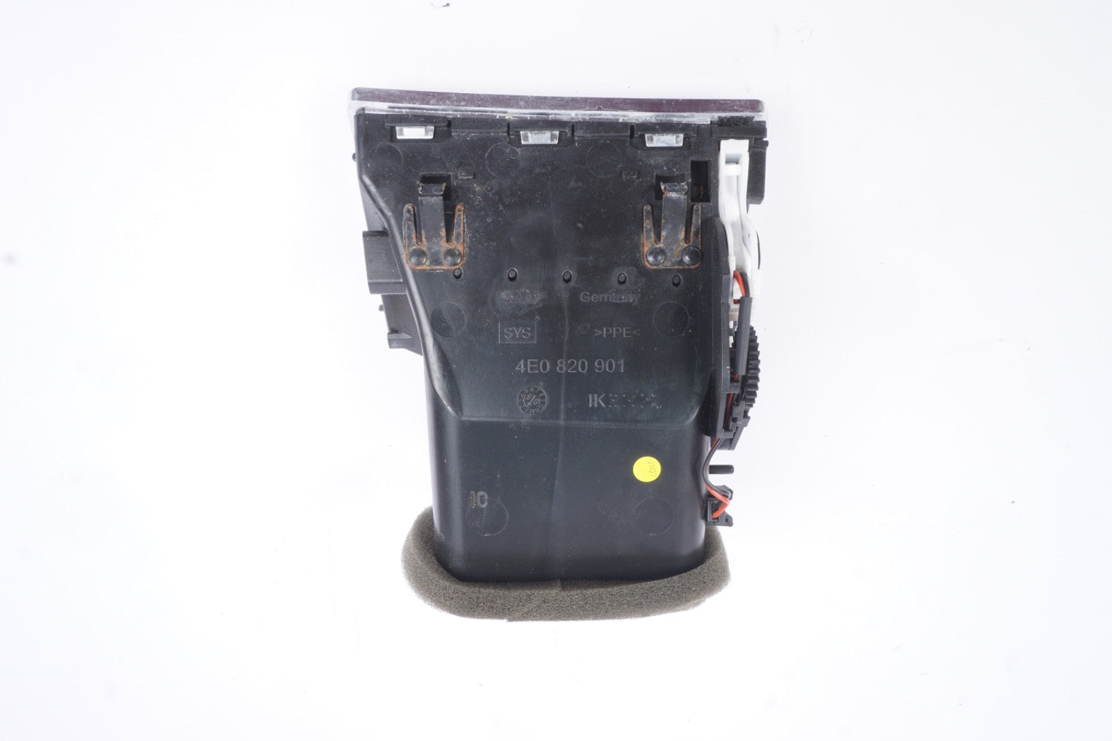 2004 - 2010 AUDI A8 QUATTRO - Front LEFT DASH AIR VENT 4E0820901