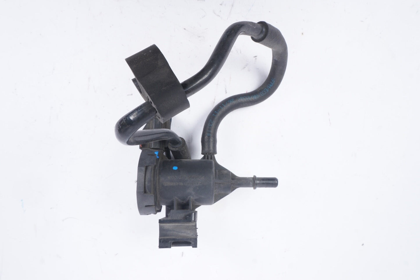 Mercedes W207 E350 Fuel System Purge Valve 0014760532 OEM