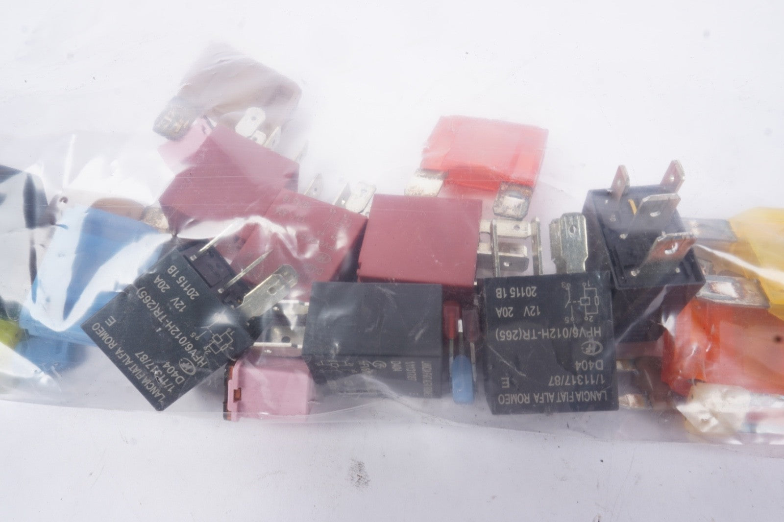 2015-2018 FIAT 500x Jeep Renegade Fuse Relay RELAYS FUSES OEM