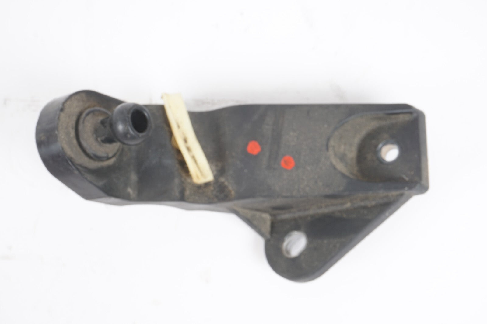 11-17 AUDI A8L A8 Right Engine Air Intake Bracket 4H0133570A OEM