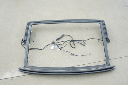 2013-2020 MERCEDES SL CLASS CONVERTIBLE  REAR WINDSHIELD BACK WINDOW GLASS BEZEL