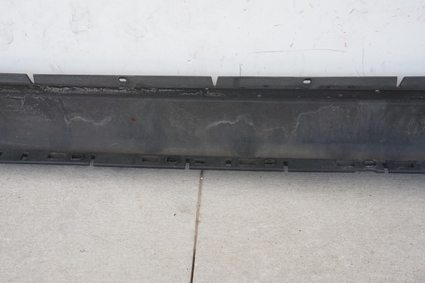 2011 - 2018 PORSCHE CAYENNE LEFT DRIVER SIDE SKIRT ROCKER PANEL MOLDING OEM