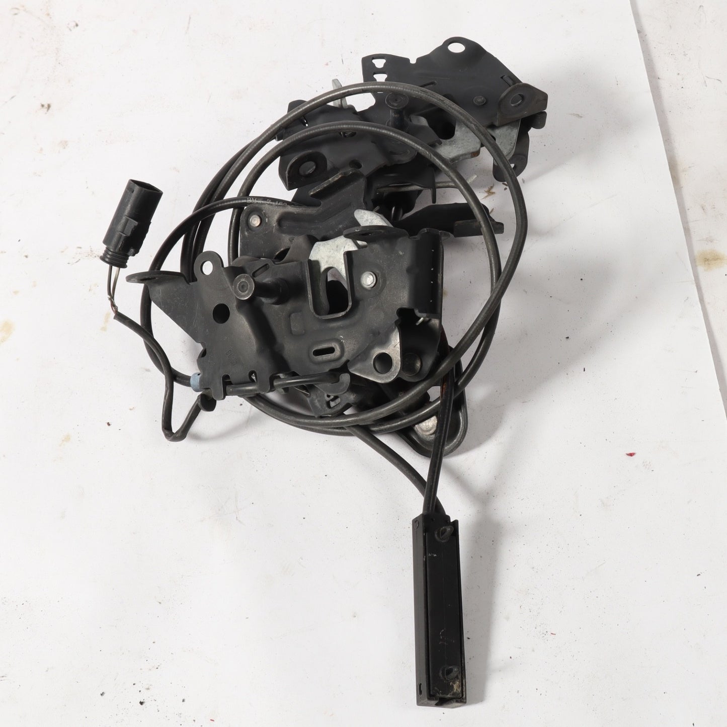 2012 - 2018 BMW 650i F12 LEFT NAD RIGHT FRONT HOOD LOCK LATCH OEM