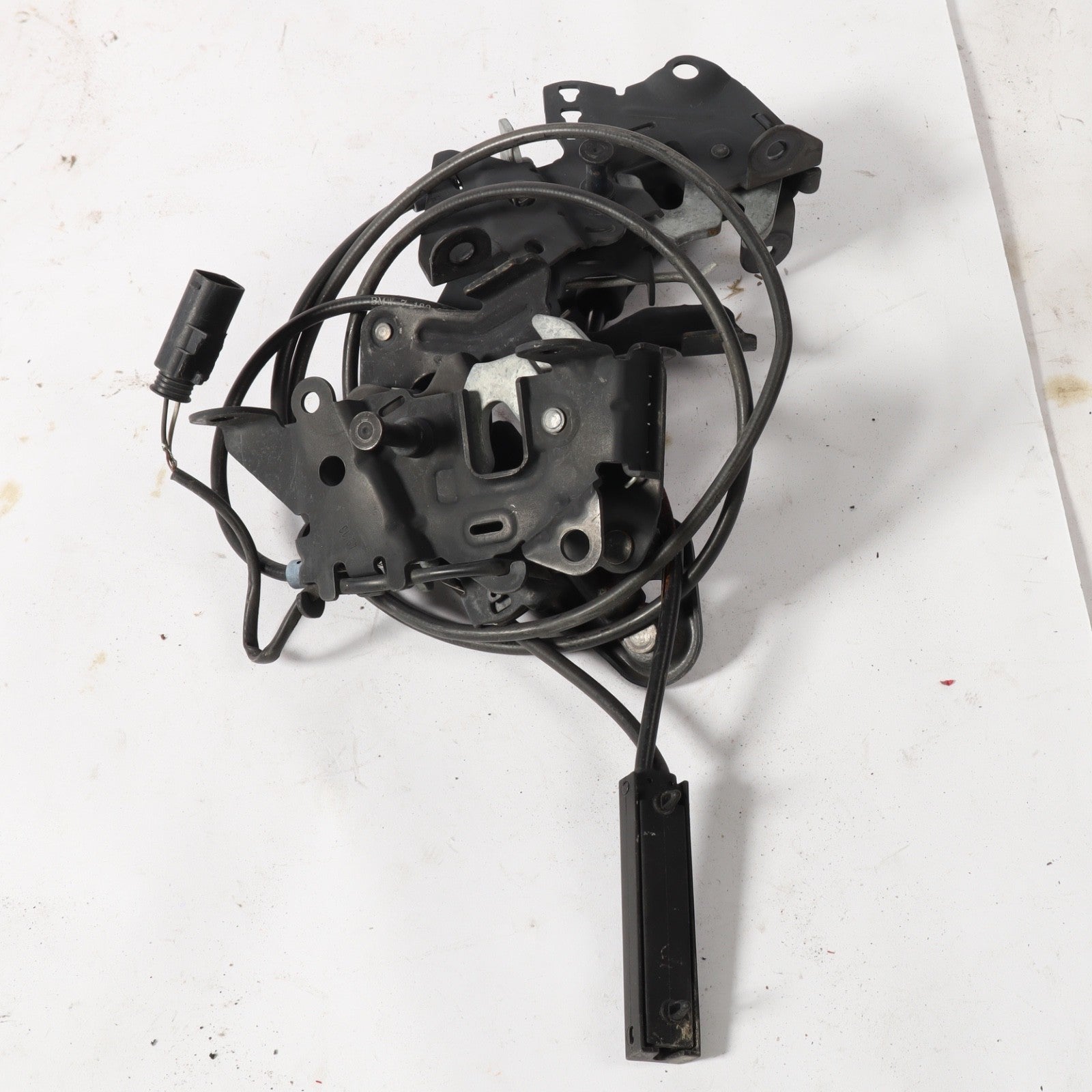 2012 - 2018 BMW 650i F12 LEFT NAD RIGHT FRONT HOOD LOCK LATCH OEM