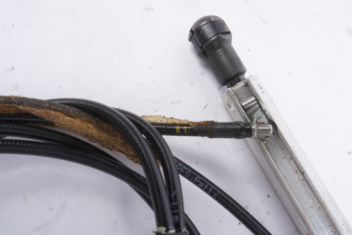 2006 - 2013 VOLVO C70 ROOF HYDRAULIC SHOCK LINE RIGHT PASSENGER SIDE 81 82 OEM