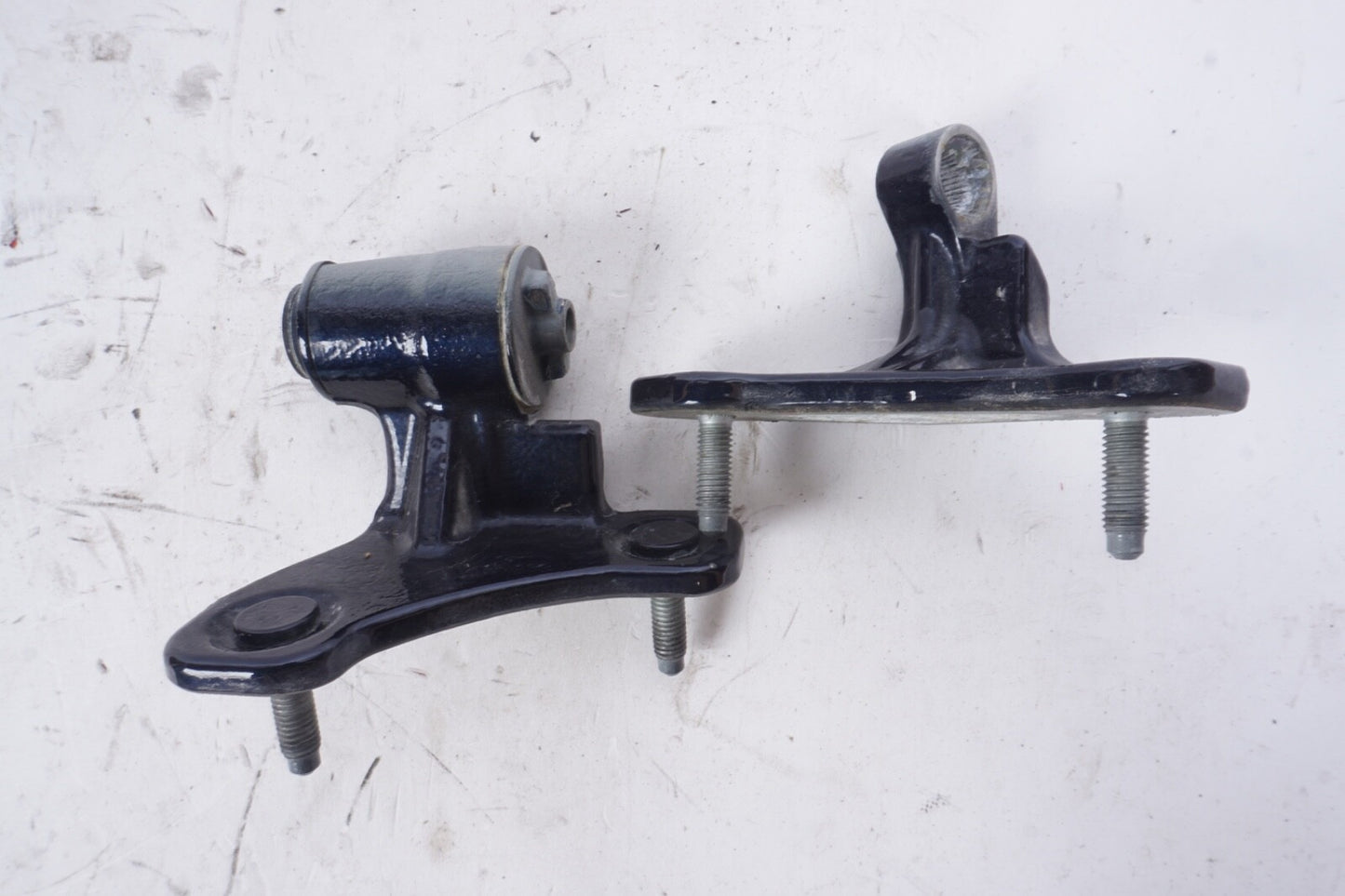 2008 - 2014 Mercedes-Benz C250 C350 C300 Door Hinges Front Left OEM