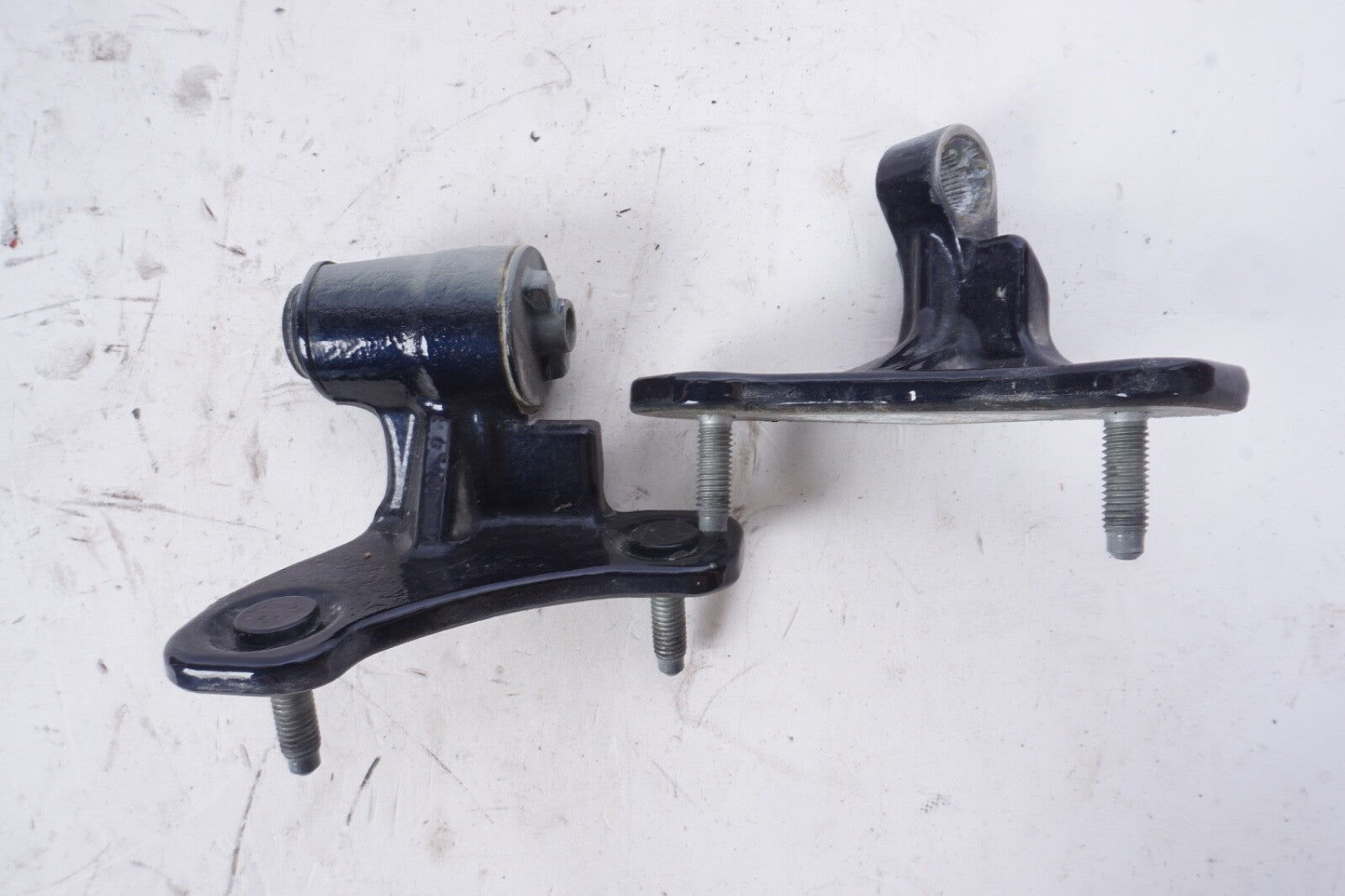 2008 - 2014 Mercedes-Benz C250 C350 C300 Door Hinges Front Left OEM