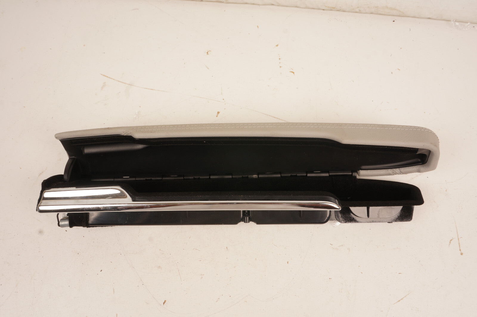 10 - 13 MERCEDES S550 W221 FRONT RIGHT PASS SIDE DOOR STORAGE BOX OEM