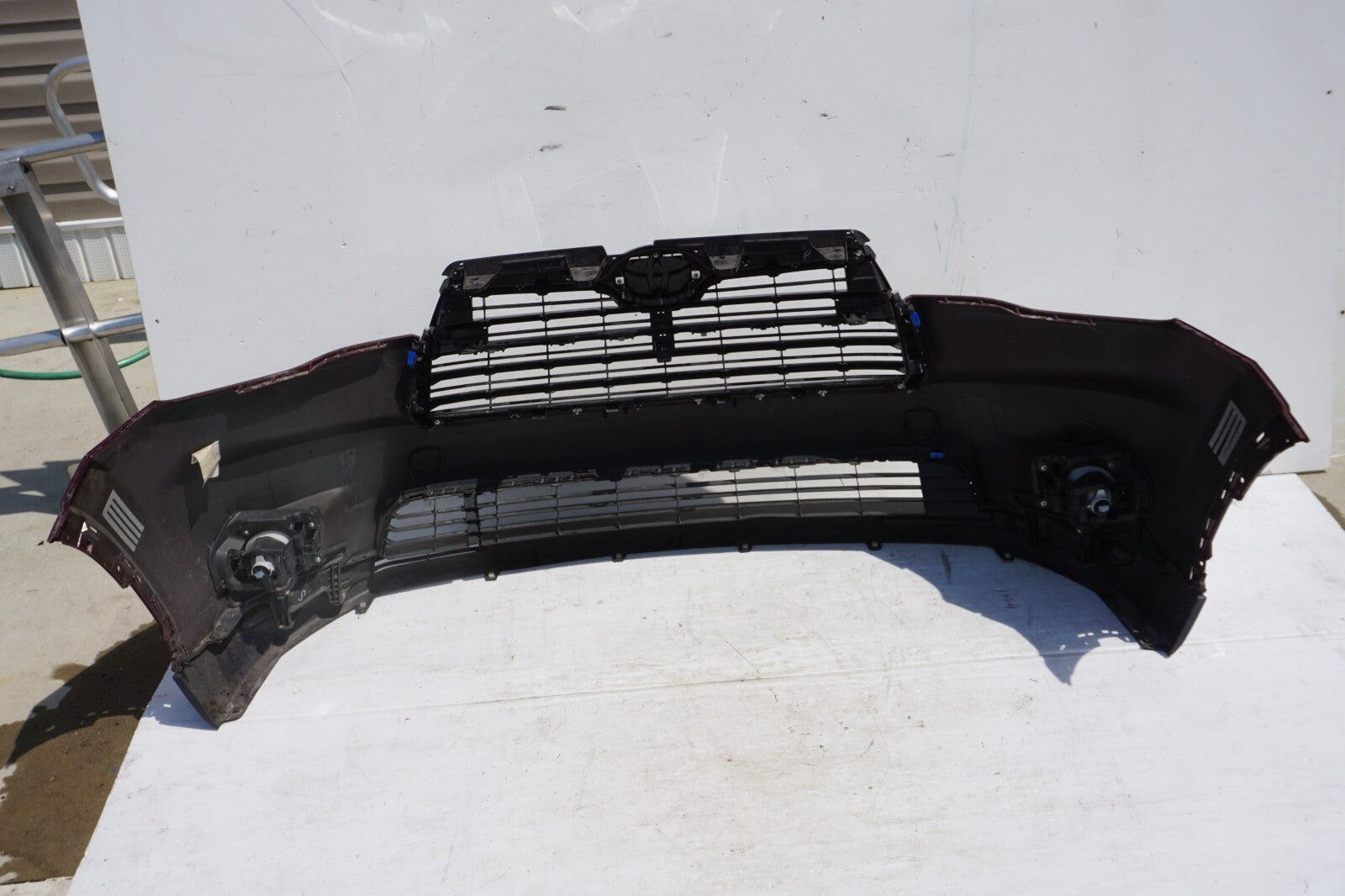 2014 - 2016 Toyota Highlander Front Bumper Cover w/ Grille OEM