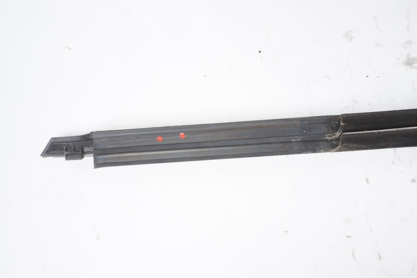 2022 - 2024 MERCEDES EQB350 EQB300 FRONT RIGHT SIDE DOOR WINDOW BELT MOLDING OEM