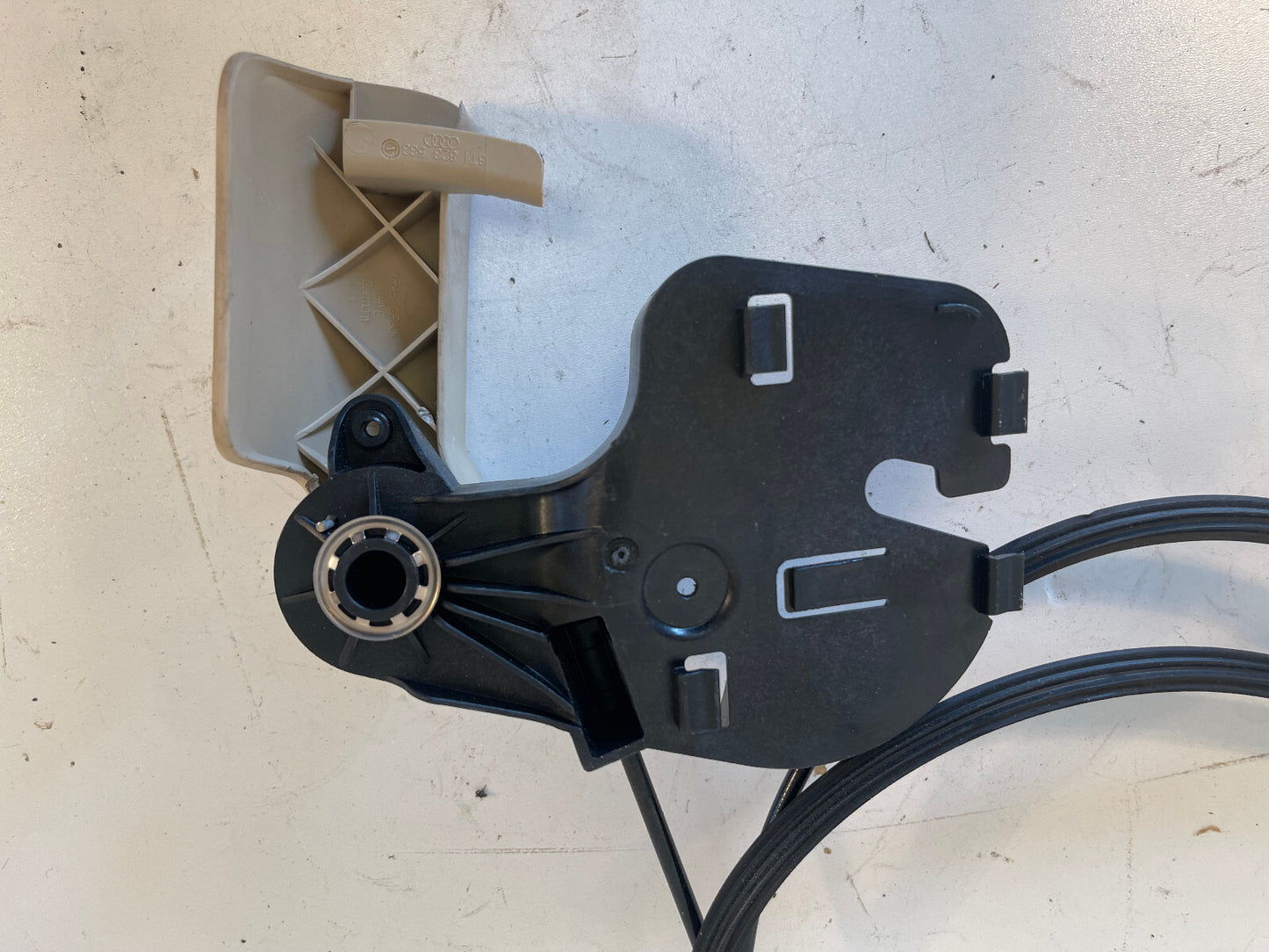 2012-2014 AUDI A7 C7 HOOD RELEASE HANDLE OEM