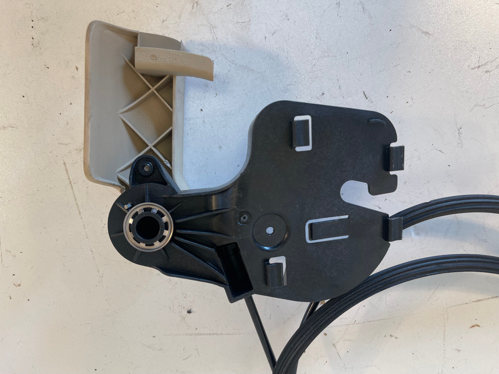 2012-2014 AUDI A7 C7 HOOD RELEASE HANDLE OEM