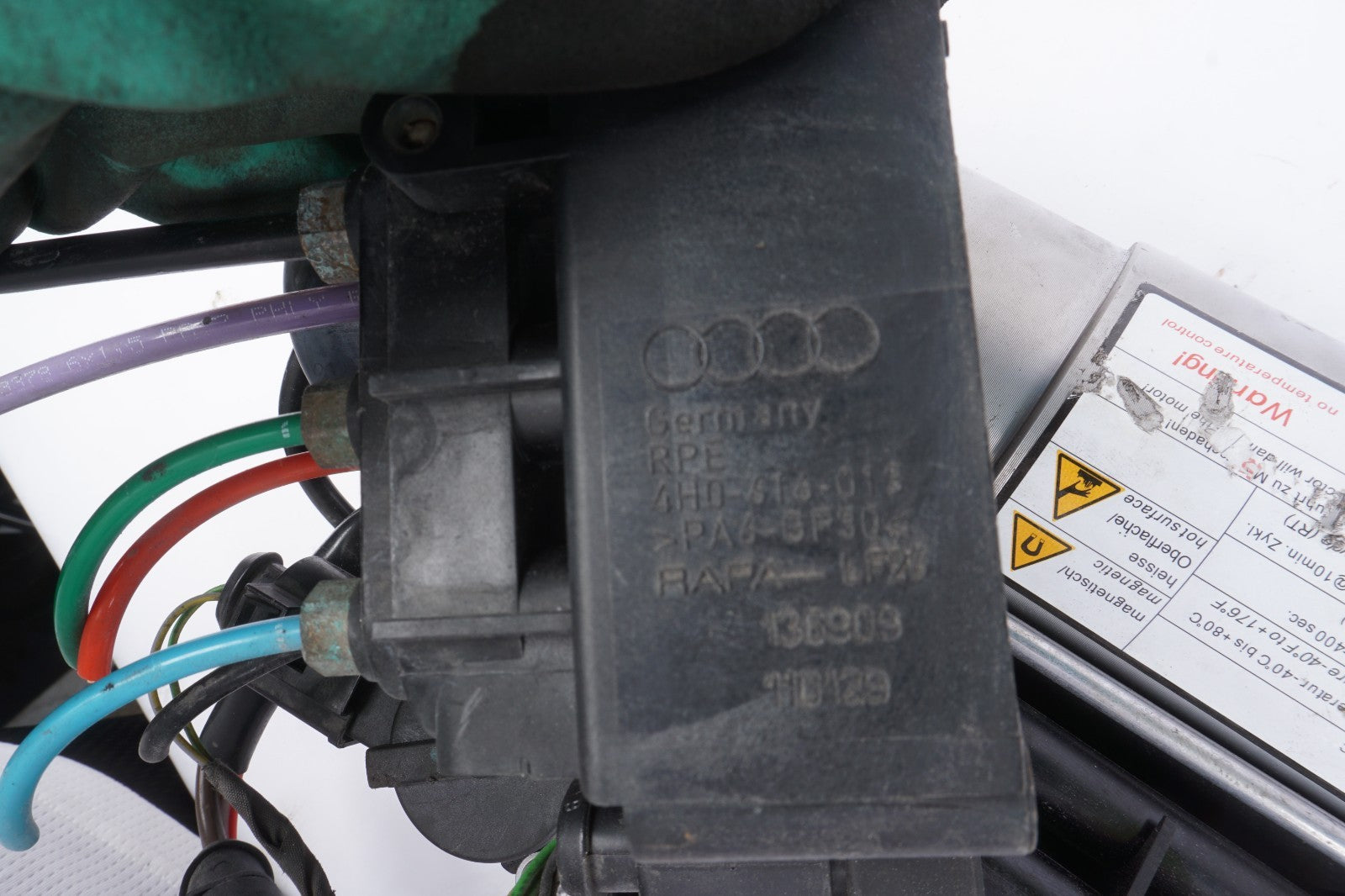2012 - 2017 Audi A8 3.0l Air Suspension Compressor Pump OEM
