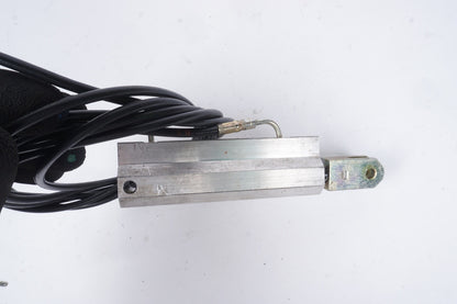 MERCEDES R230 SL REAR TRUNK LID LOCK LATCH HYDYAULIC CYLINDER 33 / 93