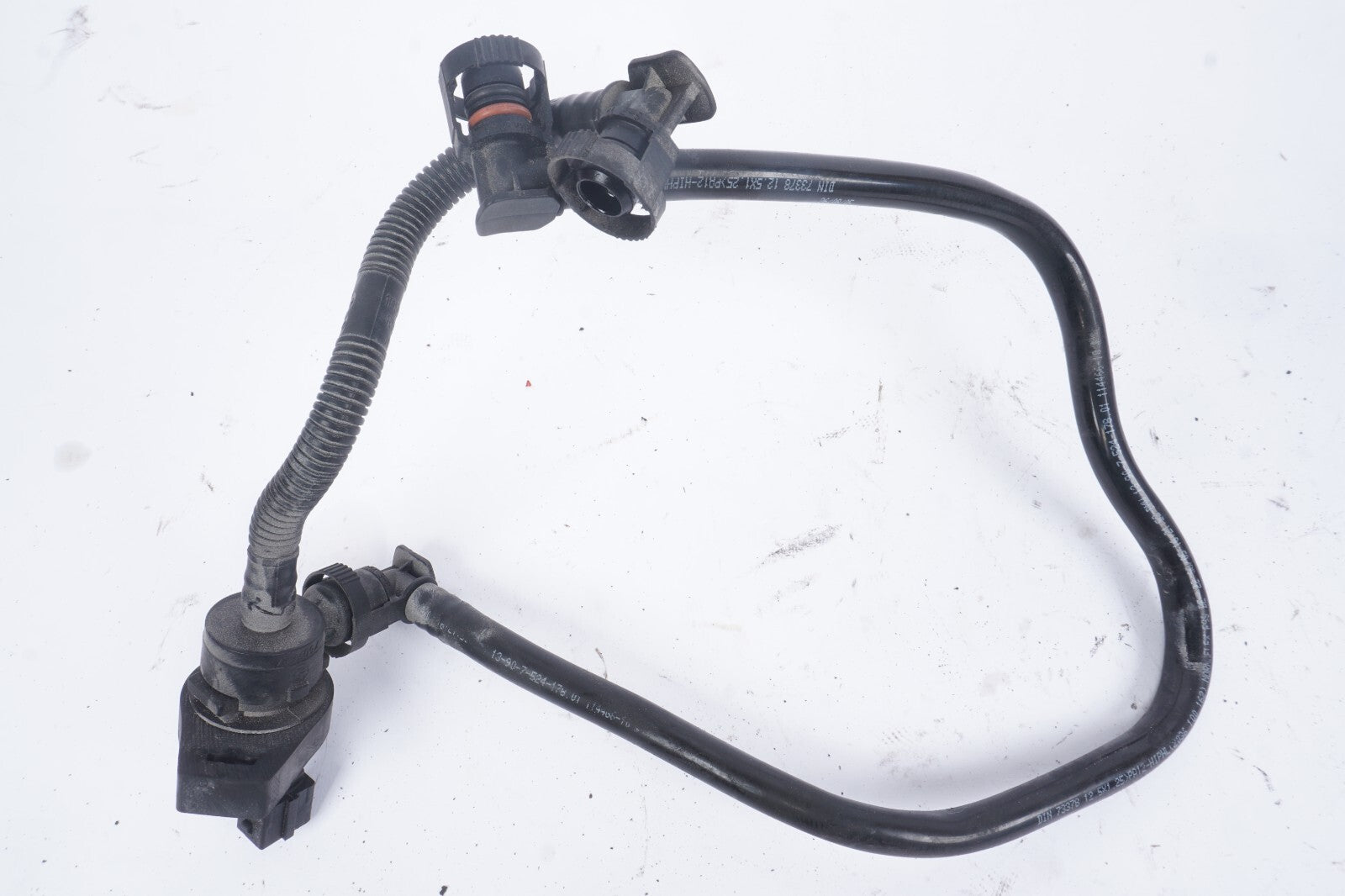 2006 - 2010  BMW 650i E63 E64 Fuel Gas Tank Breather Hose Pipe Line w/ Valve OEM
