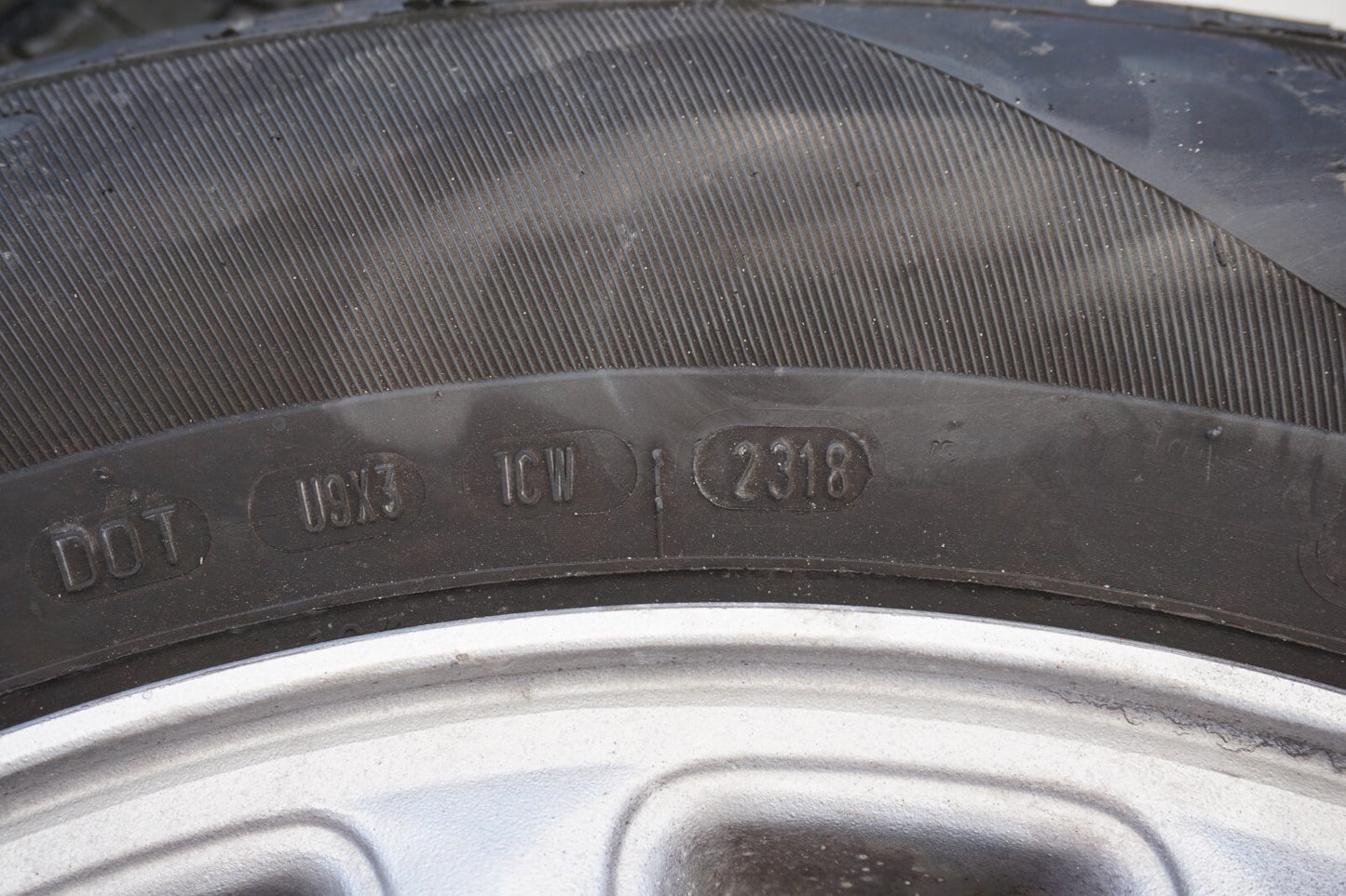 1987 - 1993 Cadillac Allante ALLOY WHEEL RIM & TIRE 225/60R16 OEM