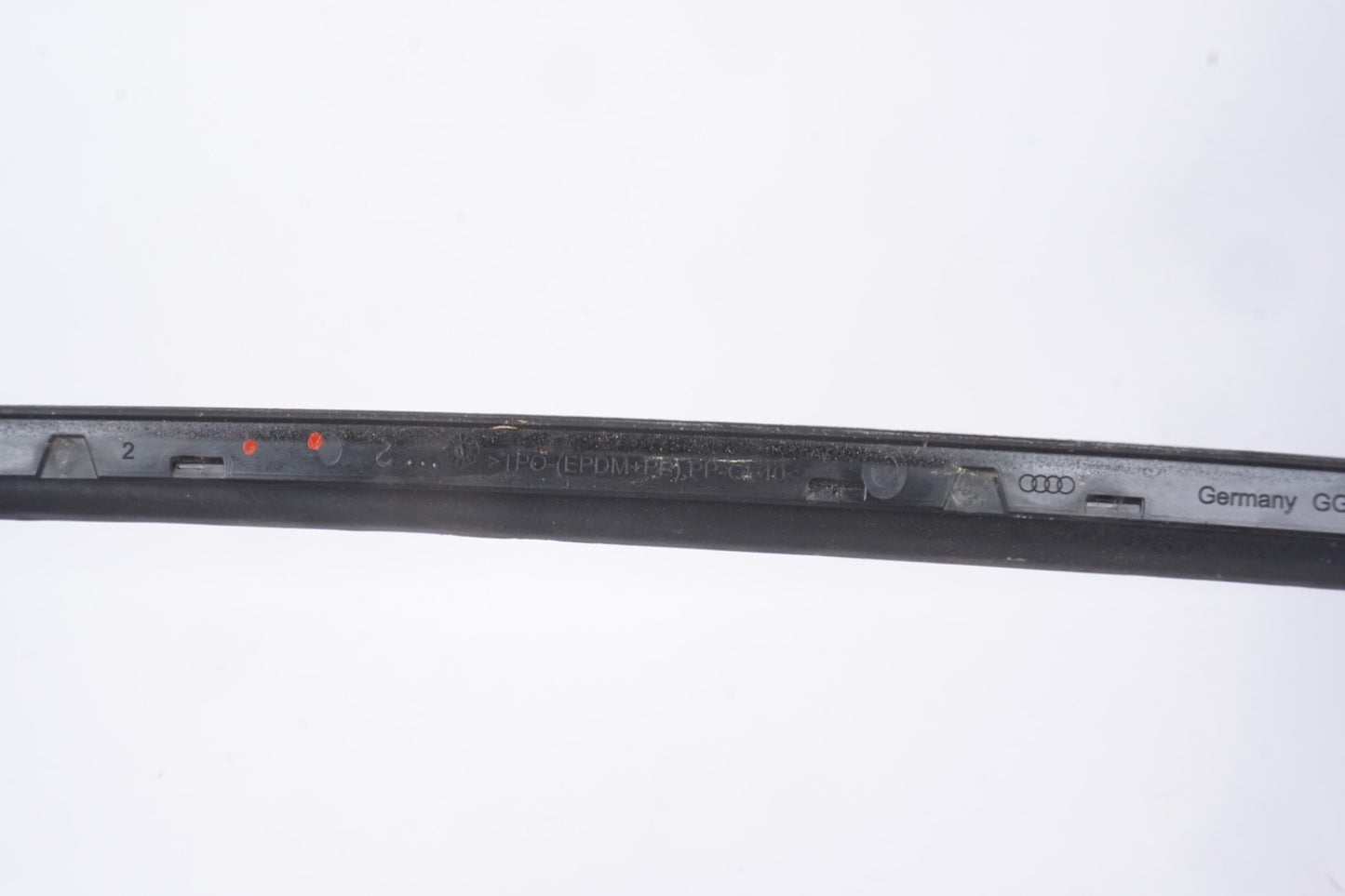 2011-2018 AUDI A8 QUATTRO - Left and Right Windshield SIDE TRIM / SEAL 4H0854328
