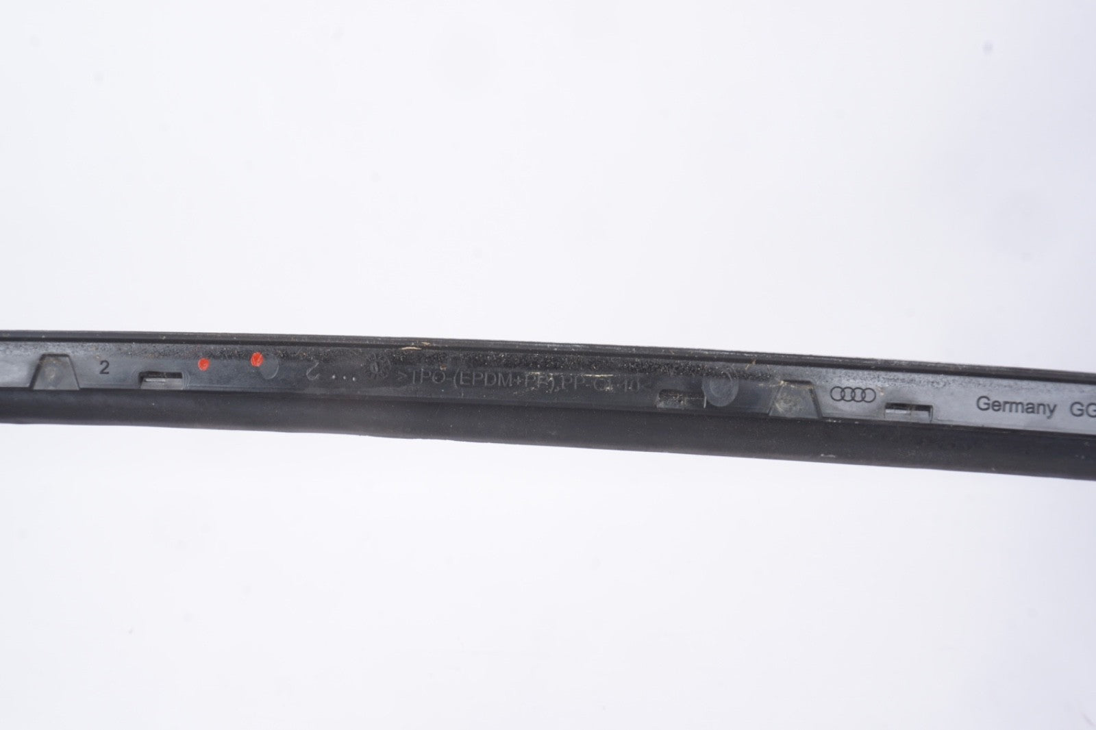 2011-2018 AUDI A8 QUATTRO - Left and Right Windshield SIDE TRIM / SEAL 4H0854328